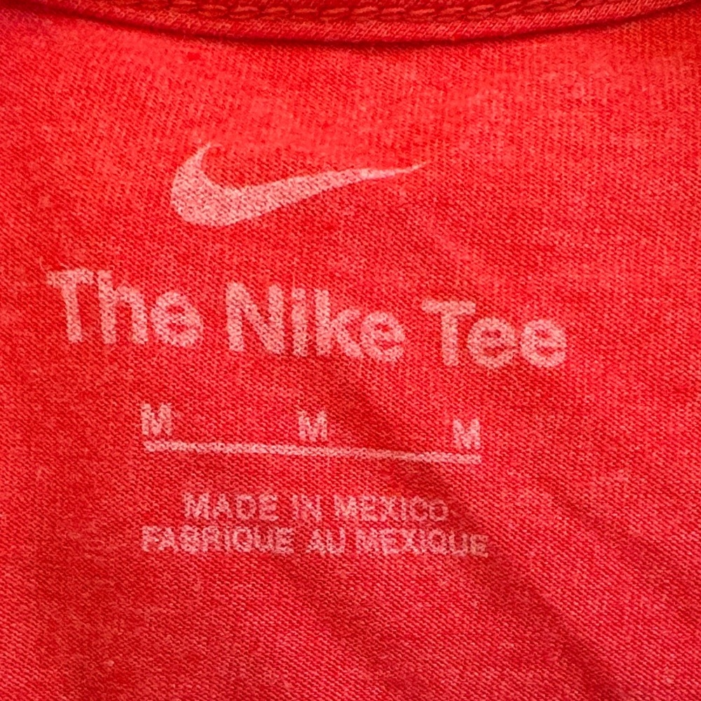 Nike Buccaneers Men’s Nike Tee - Picture 4 of 6
